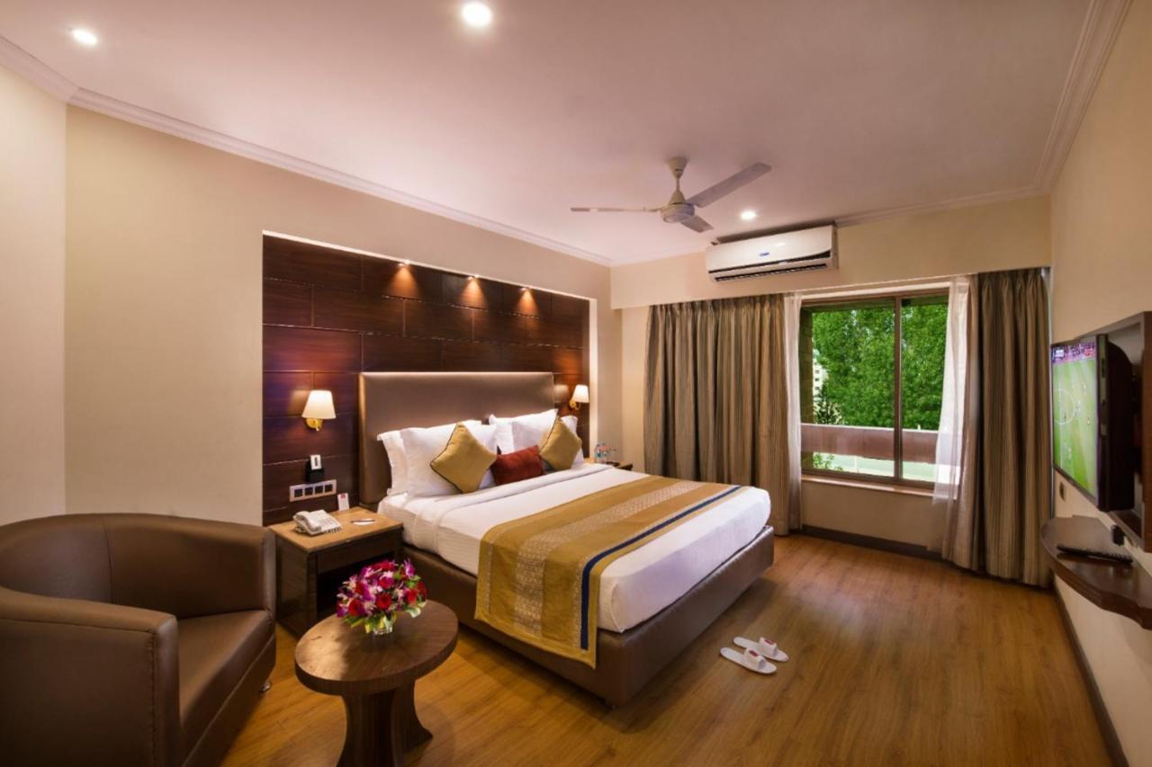 Abigail Goradia's 3* Shirdi